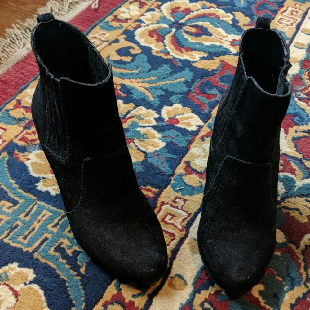BCBGeneration heeled suede boots